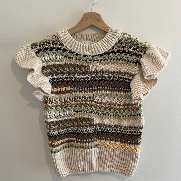 SOLD- The cutest Zara cropped sweater tank with fun sleeves 🤍 - Picture 3 of 3